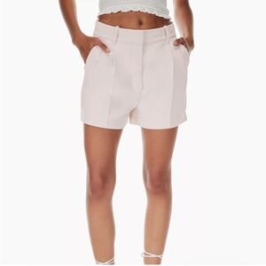 NWOT Aritzia Effortless 3” Short in Vin Gris Size 4